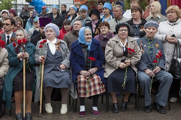 Губернатор поздравил с юбилеем Победы ветеранов,  проживающих в Энгельсском доме-интернате